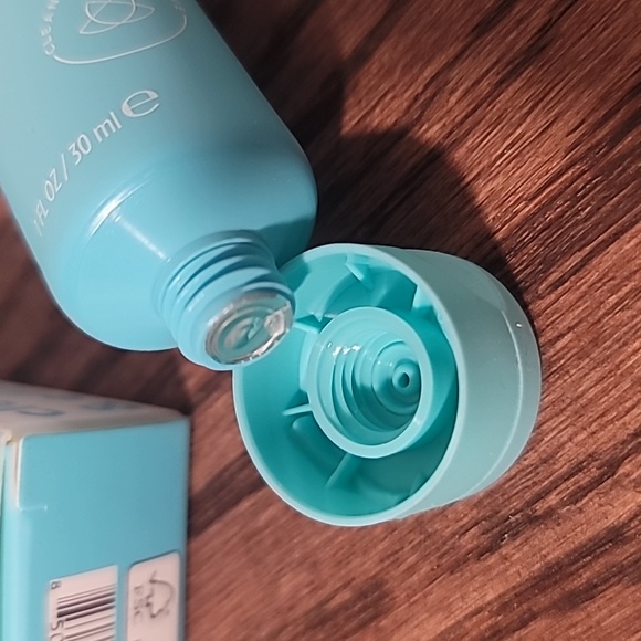 💫Tula Skincare -the cult classic face cleanser - Picture 4 of 5